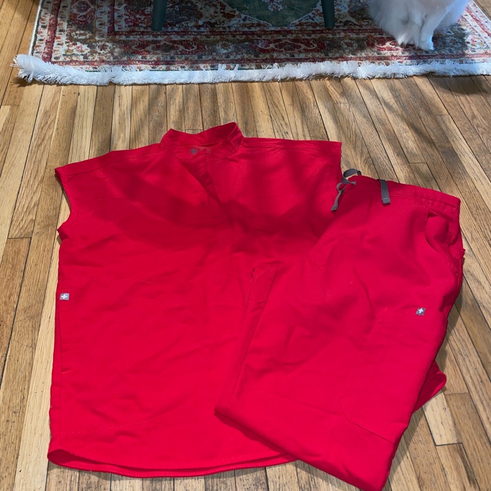 Red FIGS set